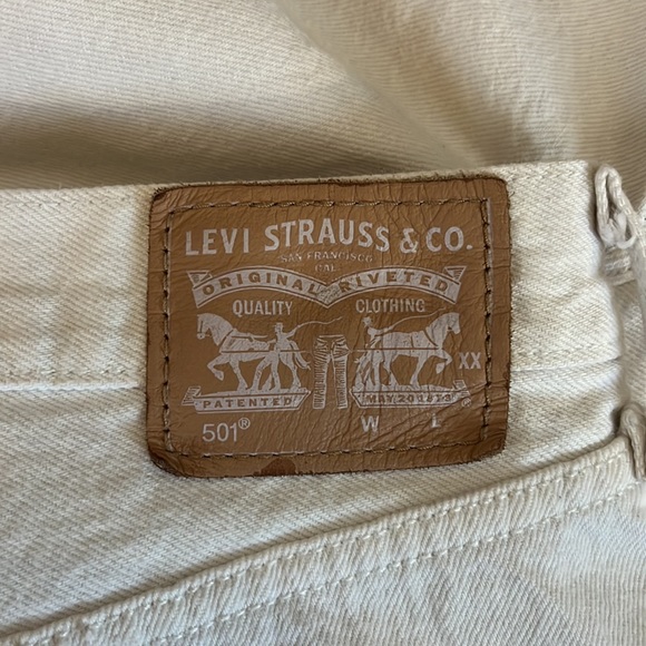 Levi’s Premium 501 Cut Off Denim Jean Shorts - Picture 5 of 16